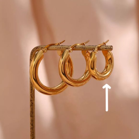 Small Chunky Classic Hoop Earrings 18K Gold Plated Stainless Steel - Picture 7 of 7